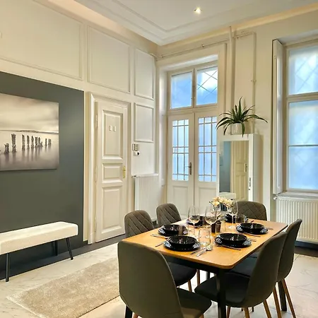 Deluxe 2-Bedroom With Sauna And Ac Budapest Exterior photo
