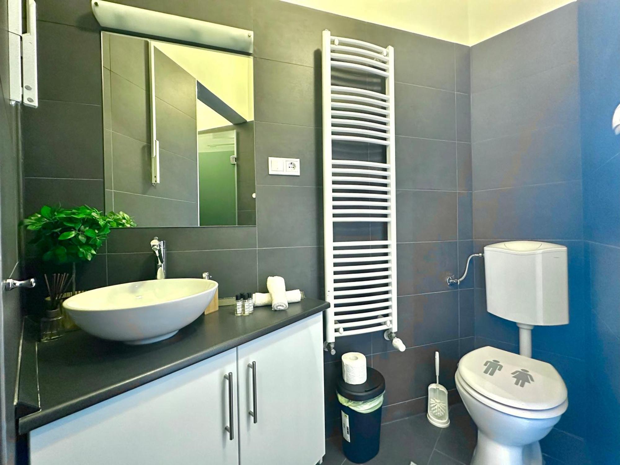 Deluxe 2-bedroom With Sauna And Ac Appartement